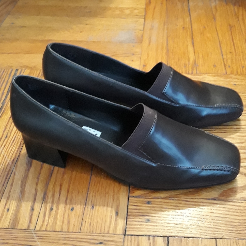 Predictions Dark brown shoes